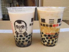 開(kāi)陳三鼎奶茶加盟店小本投資輕松當(dāng)老板!