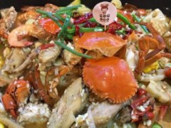 萌胖妞蟹汁煲加盟費(fèi)多少？人人都愛吃的美食！