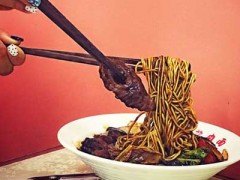 回廂面館市場口碑佳，征服整個上海灘的辣肉面!