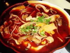 火財貓骨湯冒菜加盟值得看好！一款可以喝湯的冒菜美食！