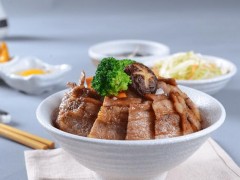 開一家嘢獸醬燒烤肉飯靠譜嗎？總部提供哪些支持？