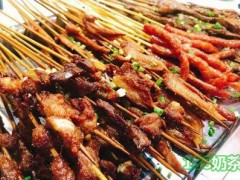 但氏油炸串串加盟條件是什么？小吃加盟什么好？