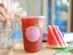 YM茶實(shí)驗(yàn)室加盟好不好？“千錘百煉”的手打檸檬茶！