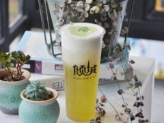 傾城初茶加盟靠譜嗎？傾城初茶加盟優(yōu)勢很大