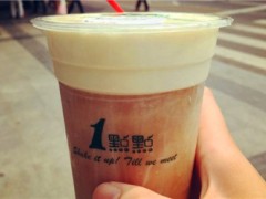 奶茶行業(yè)加盟哪家好？奶茶行業(yè)還能掙錢嗎？