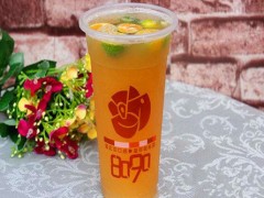 8090鮮萃茶加盟