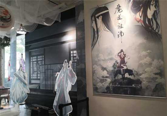 二次元主題的咖啡廳，魔道祖師環(huán)境舒適，寶可夢(mèng)超級(jí)可愛(ài)！