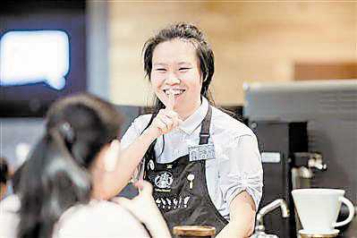 無(wú)聲咖啡店 用手語(yǔ)與客人溝通