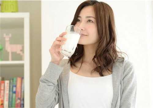 咖啡、濃茶會(huì)導(dǎo)致骨質(zhì)疏松？補(bǔ)充鈣質(zhì)這樣做！