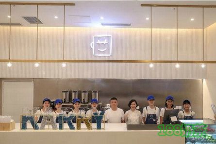 星卡里奶茶加盟電話多少？重慶店開業(yè)，3小時(shí)排隊(duì)購(gòu)買！