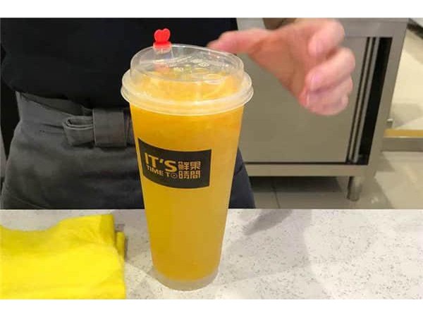 鮮果時光加盟費用大概是多少，為你解析目前國內(nèi)最火的飲品加盟項目