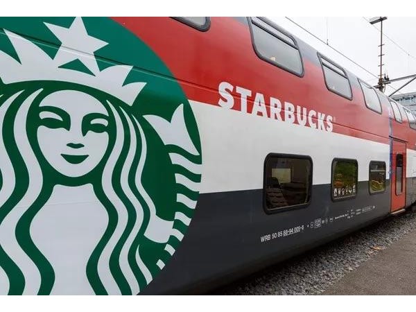 星巴克將咖啡賣到火車上，想喝一杯嗎？