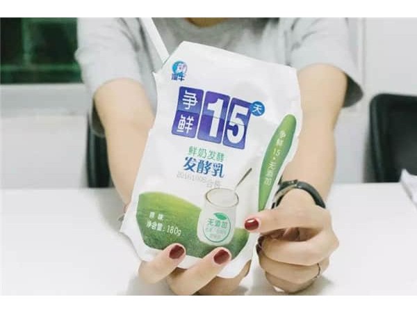 澳牛鮮奶吧加盟費(fèi)用，收費(fèi)標(biāo)準(zhǔn)出爐，開店僅需.萬元