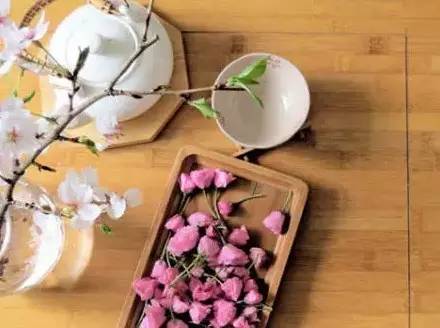 櫻花季，不在飲品里加入貌美的櫻花還怎么混？