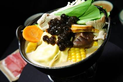 奶茶與火鍋的奇特碰撞 給寒冬帶來別樣溫暖