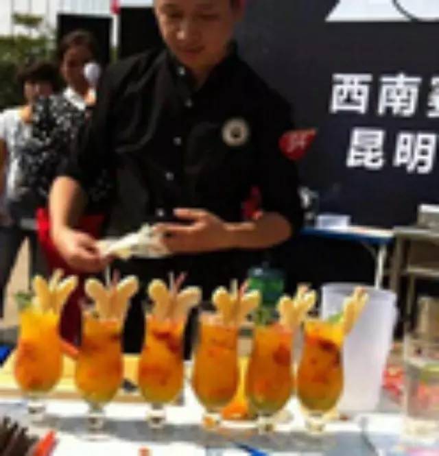 【資訊】中國(guó)創(chuàng)意飲品大賽西南區(qū)上演“飲品好故事”