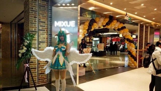 蜜雪冰城升級店，絕非提價和空間升級那么簡單……