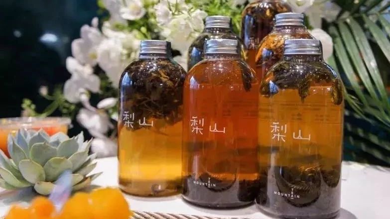 奈雪新品牌主推名優(yōu)茶  茶飲研發(fā)方向?yàn)楹卧絹碓捷p奢