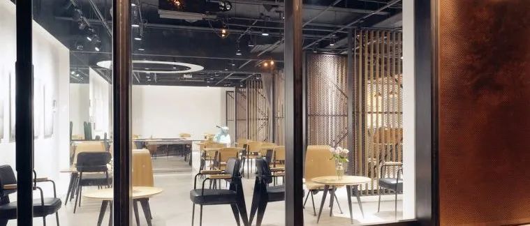 ㎡的奶茶店 有必要裝個玻璃門嗎？許多老板為此糾結(jié)