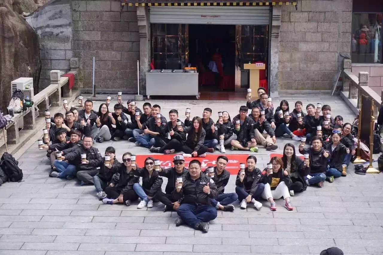 兩年半發(fā)展到  家  新時(shí)沏奶茶是怎么干的？