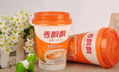 遭奶茶店和瓶裝茶圍剿，香飄飄還能繞地球幾圈？