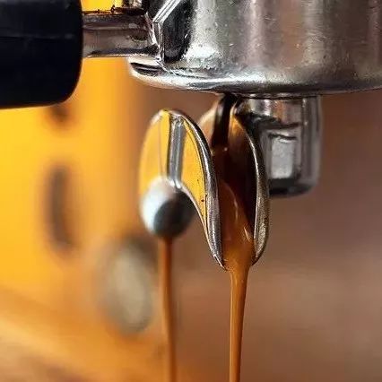 回顧│靠著一個(gè)時(shí)髦技巧，吳則霖拿了世界咖啡大賽的冠軍