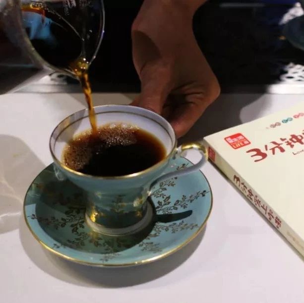 雙被搶瘋的咖啡書(shū) | . 折購(gòu)還送掛耳，可贈(zèng)送主編親筆簽名（獨(dú)家）