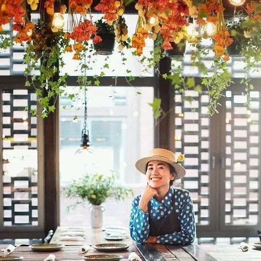 她借錢(qián)開(kāi)花店，拿下全球“最時(shí)尚旅舍”頭銜！