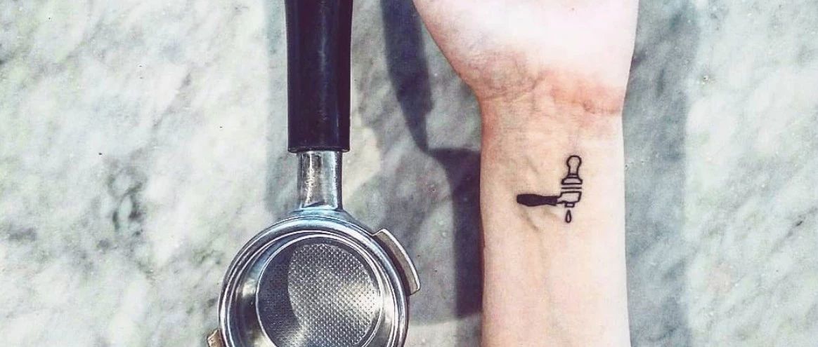 酷！咖啡師的專屬tattoo ， 看紋身就知道我就是個(gè)做咖啡的！