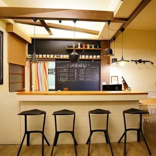 花蓮第一家民宿號，居然還有自家咖啡莊園，還可以 DIY 烘焙咖啡