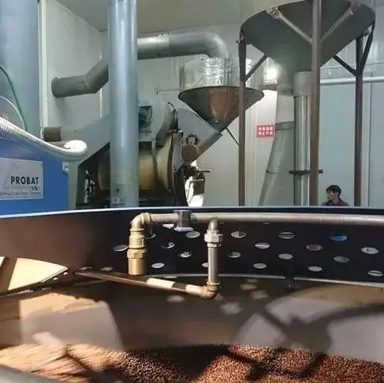 是您在駕馭烘豆機(jī)，還是烘豆機(jī)在使喚您