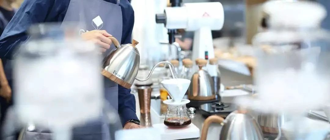 手沖法怎么玩？世界咖啡沖煮冠軍來示范！