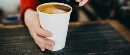 咖啡店的紙杯也要收錢，自帶杯不香嗎？