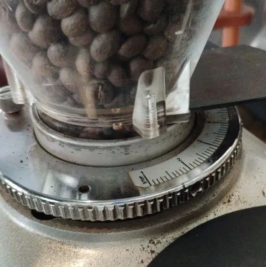 咖啡知識(shí) | 咖啡豆研磨機(jī)的磨盤對(duì)研磨度的影響