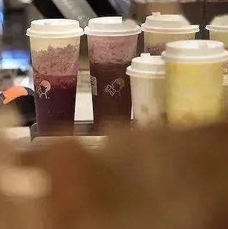喜茶宣布不漲價后，多家門店排長龍爆單…？？？