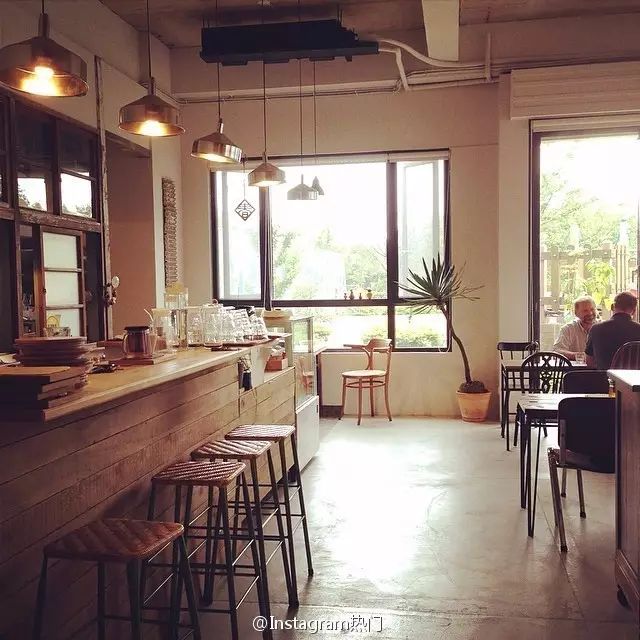 有錢就想開(kāi)家咖啡館當(dāng)老板?？
