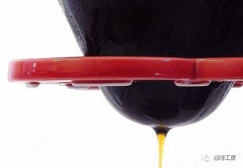 Caffe hat 無紙?zhí)沾煽Х葹V杯，跟濾紙說再見