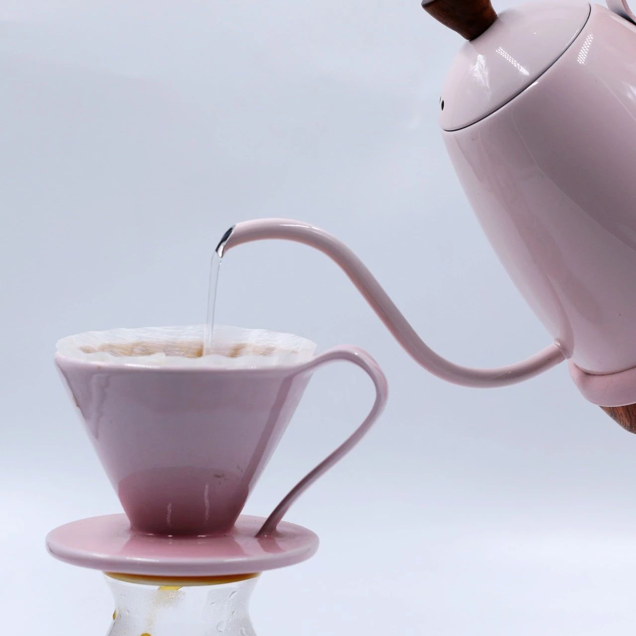 粉色控最愛手沖壺：下單送咖啡書+咖啡豆，只在今天！