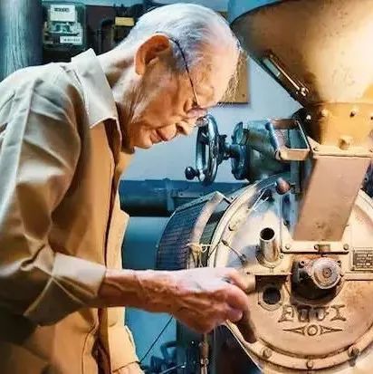 日本咖啡老人昨日逝世，享年 歲