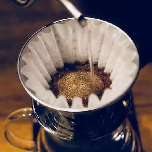 【V 與蛋糕杯沖煮對(duì)比實(shí)驗(yàn)】不同濾杯對(duì)咖啡風(fēng)味的影響