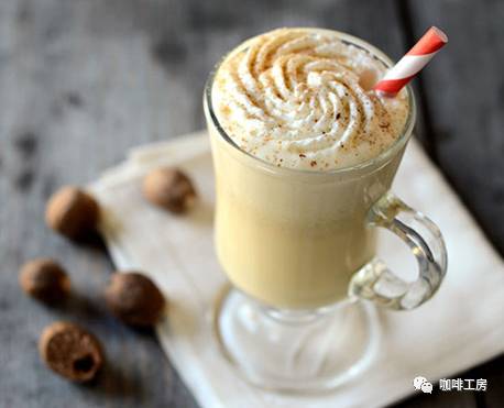 【圣誕特飲】星巴克蛋奶酒拿鐵 Eggnog Latte