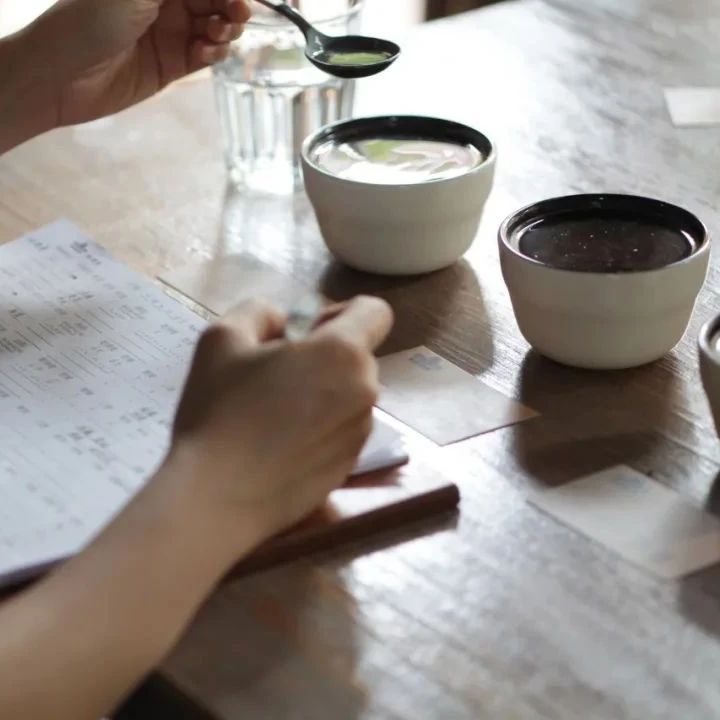 咖啡師養(yǎng)成記 | 咖啡的最佳飲用溫度是多少？為什么咖啡涼了后會不好喝？
