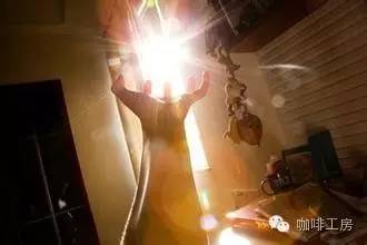 咖啡館的靈異事件，嚇死寶寶了