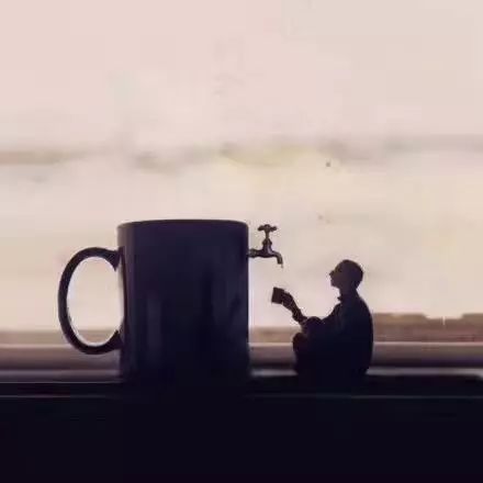 咖啡你是喜歡站著喝，坐著喝，還是倒著喝？