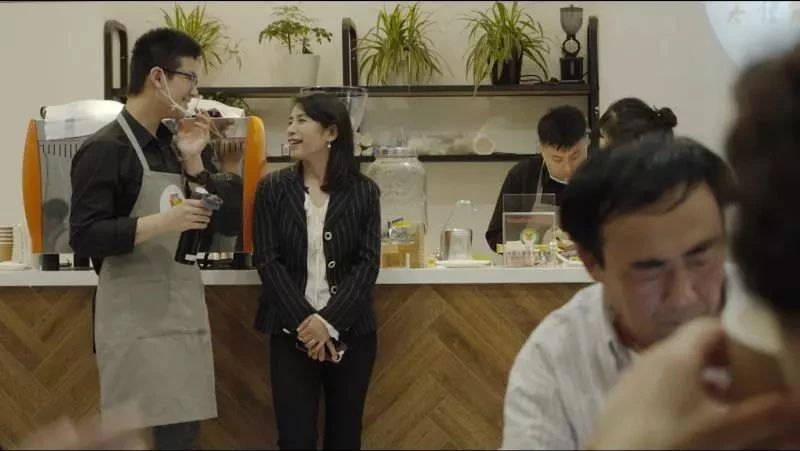 看哭了！孤獨(dú)咖啡館今日重開(kāi)，一位媽媽給自閉癥兒子寫下這封感人至深的信