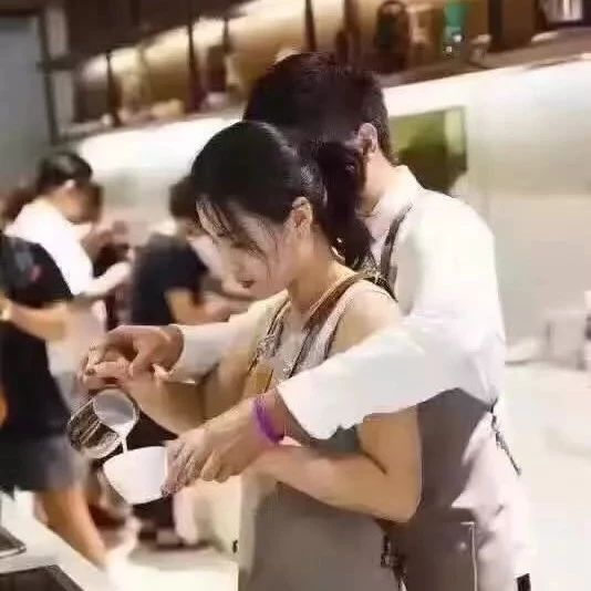 你在咖啡館怎么過？
