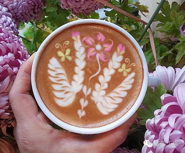 韓系barista_dash拉花作品，手法嫻熟自然，值得分享學(xué)習(xí)