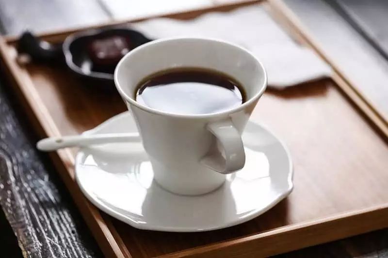 一杯奶茶=四杯咖啡？咖啡控瘋了！