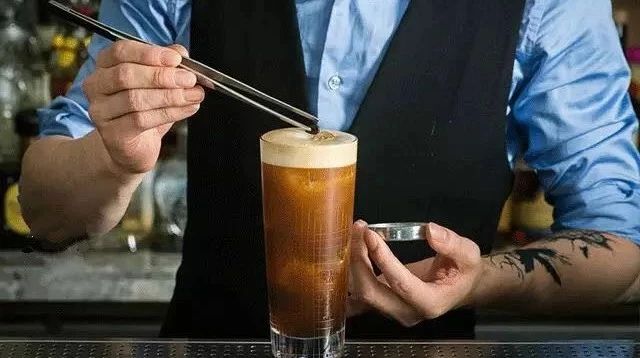 創(chuàng)意咖啡飲料？意式濃縮咖啡+赤霞珠葡萄酒