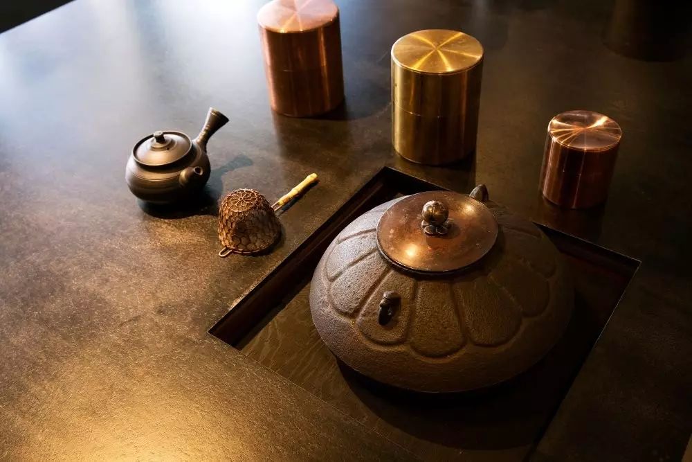 東京質(zhì)感復合式咖啡廳，不只一杯好咖啡還有一杯好茶 – Artless Craft Tea & Coffee